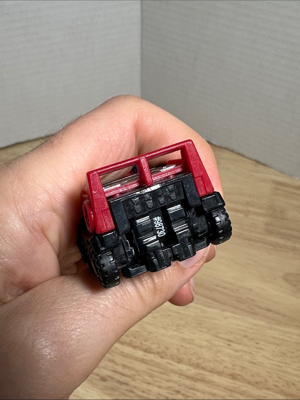 2011 Bot Shots Autobots Bumblebee 🐝 and Sentinal Prime - Picture 7 of 9